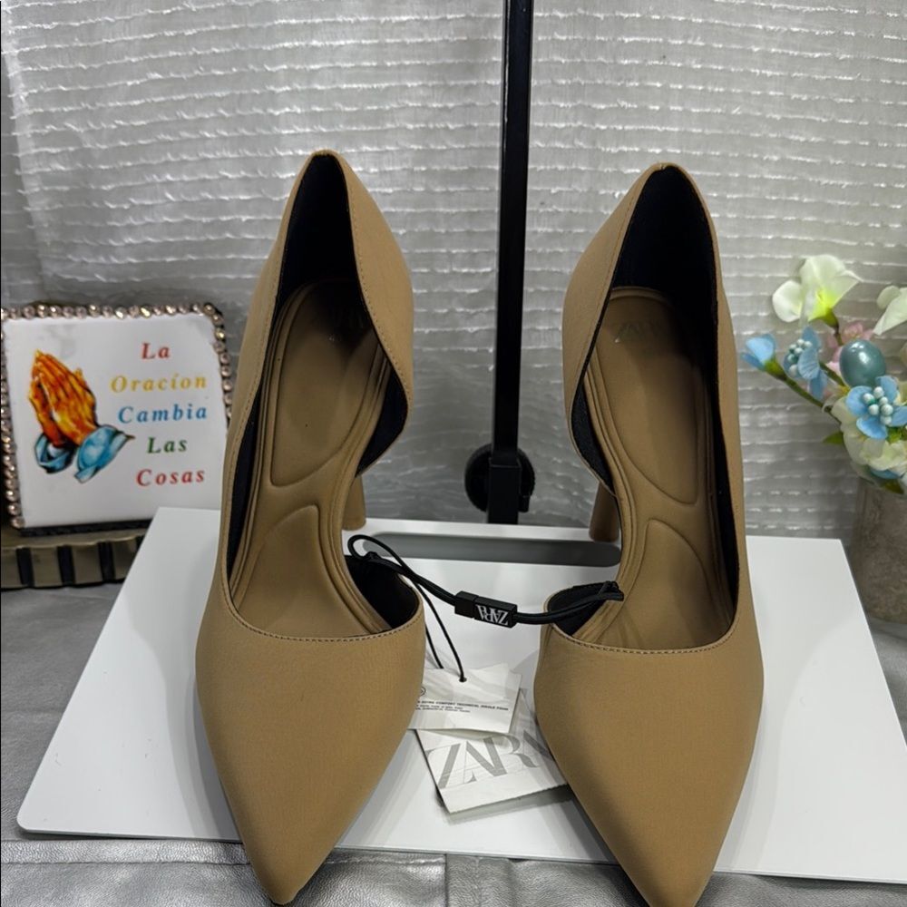 (Z) ZARA Asymmetrical pointed heels in satin nude, size 40/9 USA